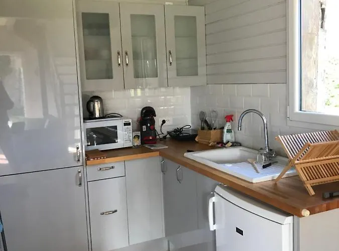 Maison Au Bord De Riviere , Proche De La Mer- Semi Rigide Plein Air En Option Hébergement de vacances