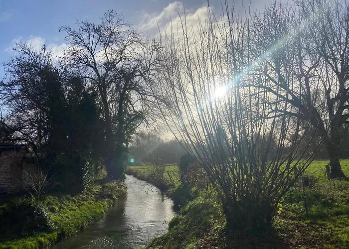 Maison Au Bord De Riviere , Proche De La Mer- Semi Rigide Plein Air En Option Hébergement de vacances Bacqueville-en-Caux